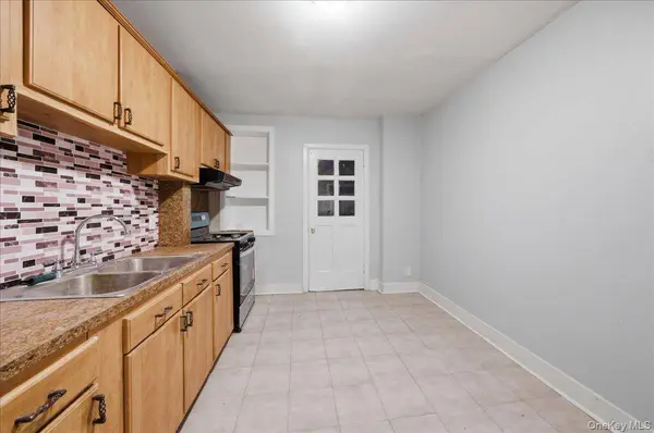 2712 Holland AVE, Bronx, NY 10467