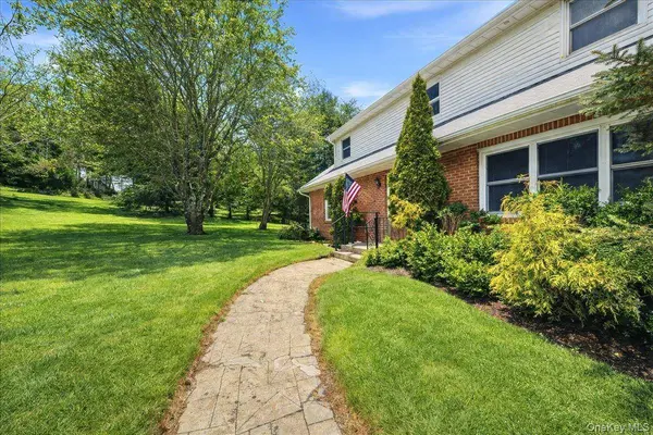 16 Primrose ST, Katonah, NY 10536