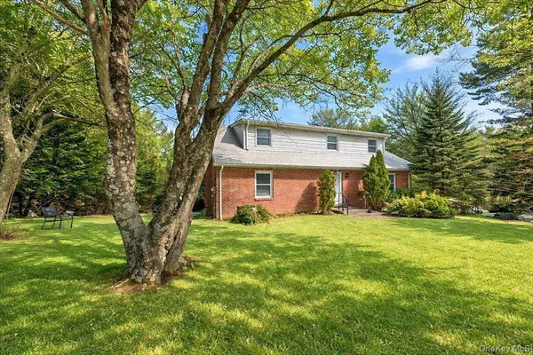 16 Primrose ST, Katonah, NY 10536