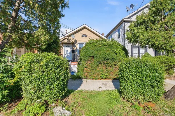 3038 Tiemann AVE, Bronx, NY 10469