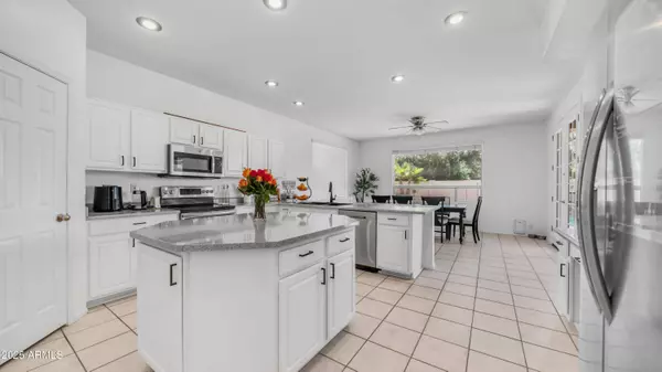 853 W HEMLOCK Way, Chandler, AZ 85248