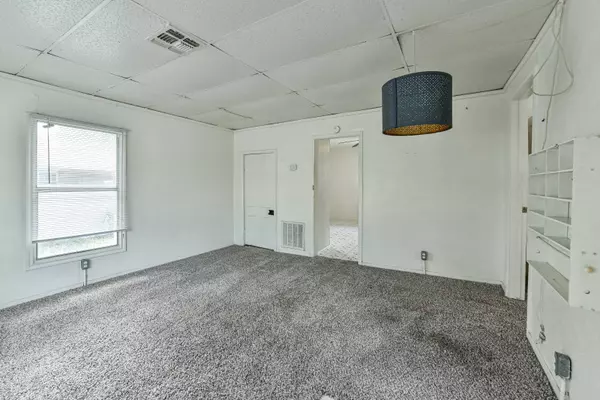 305 W Avenue L, Temple, TX 76504