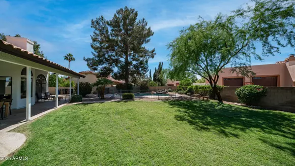 35 E SECRETARIAT Drive, Tempe, AZ 85284