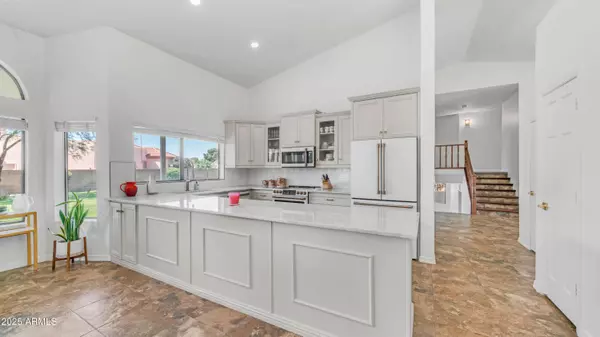 35 E SECRETARIAT Drive, Tempe, AZ 85284