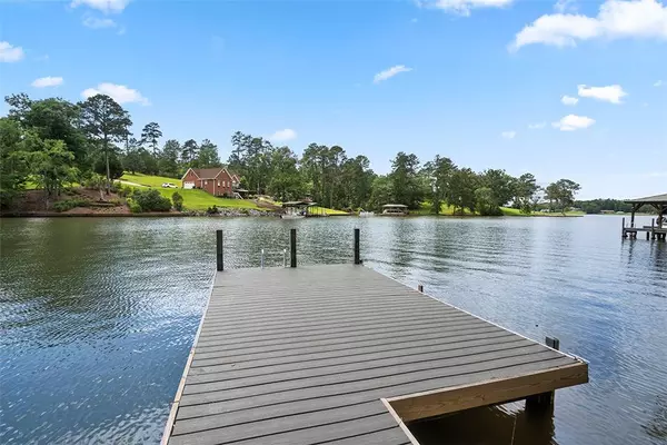 123 Watersedge RD, Greenwood, SC 29649