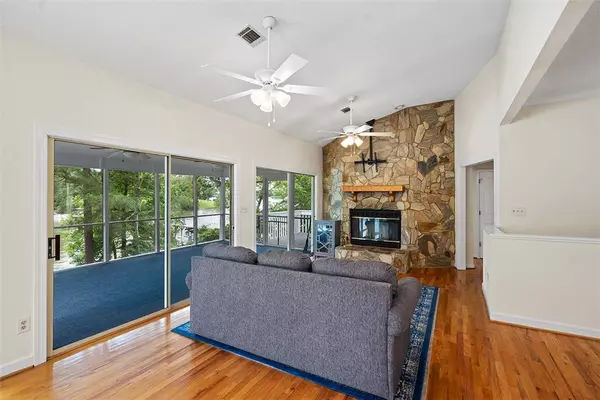 123 Watersedge RD, Greenwood, SC 29649