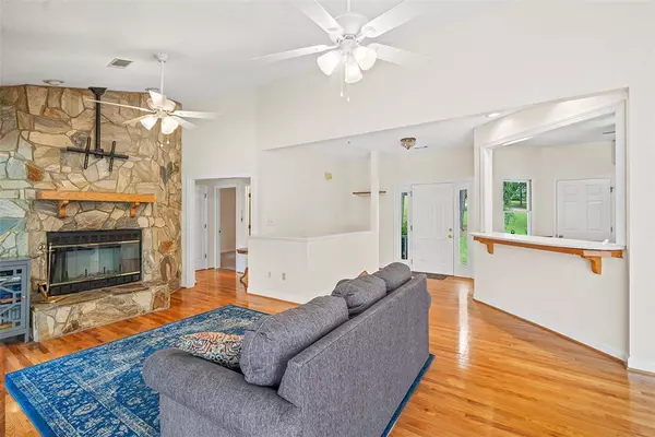 123 Watersedge RD, Greenwood, SC 29649