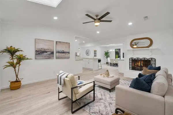 6825 John Drive, Richland Hills, TX 76118