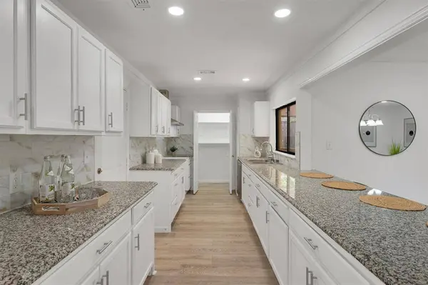 6825 John Drive, Richland Hills, TX 76118