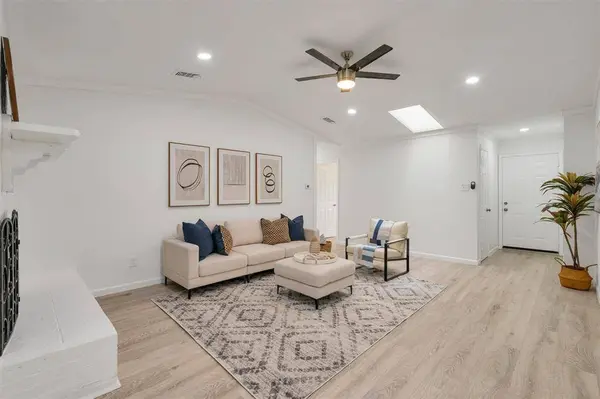 6825 John Drive, Richland Hills, TX 76118