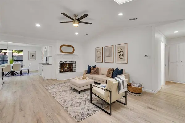 6825 John Drive, Richland Hills, TX 76118