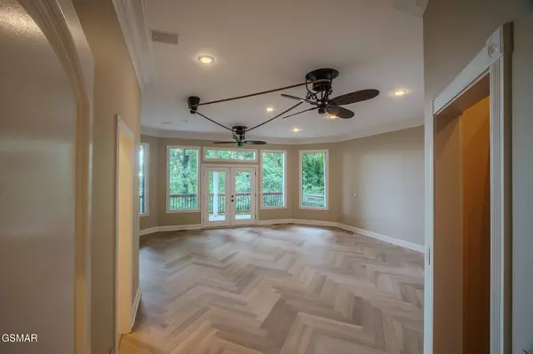 431 Thomas Loop RD, Sevierville, TN 37876