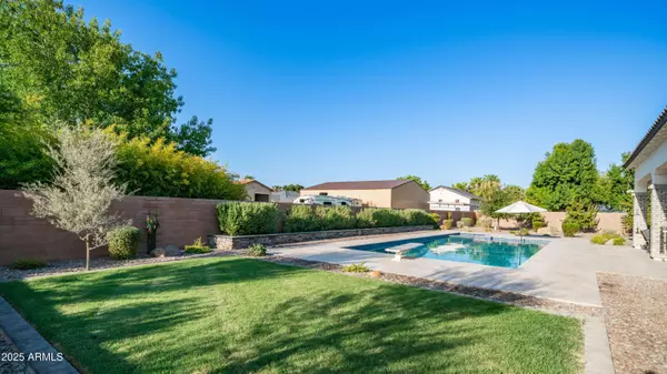 2086 E TRIGGER Way, Gilbert, AZ 85297