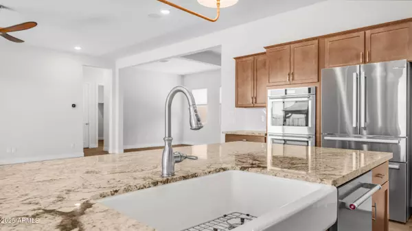 4414 W GOLD PAN Place, New River, AZ 85087