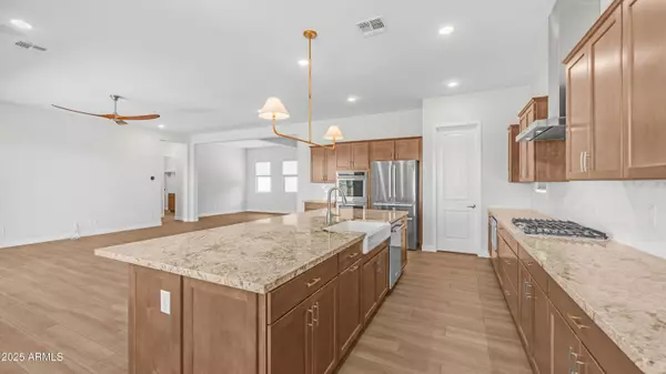 4414 W GOLD PAN Place, New River, AZ 85087