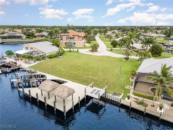 2208 SE 27th ST, Cape Coral, FL 33904