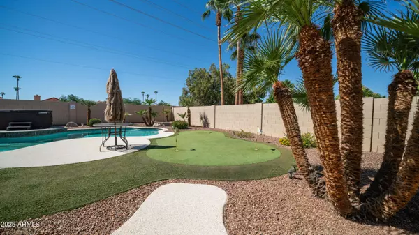 10641 E COOPERS HAWK Drive, Sun Lakes, AZ 85248