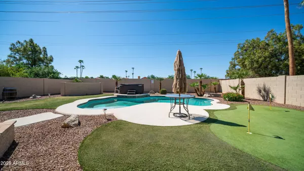 10641 E COOPERS HAWK Drive, Sun Lakes, AZ 85248