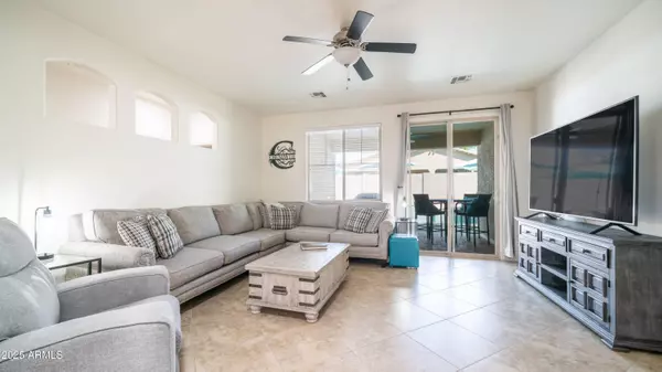 17374 W BUCKHORN Trail, Surprise, AZ 85387