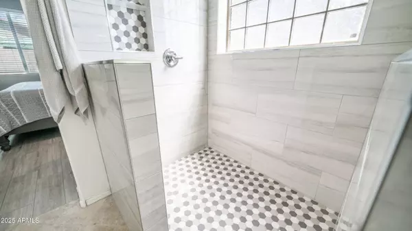 17374 W BUCKHORN Trail, Surprise, AZ 85387