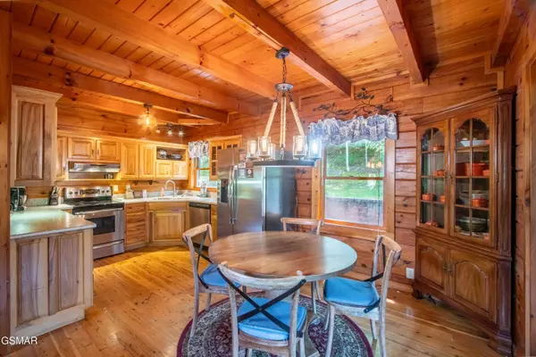 4105 Burning Tree LN, Sevierville, TN 37862