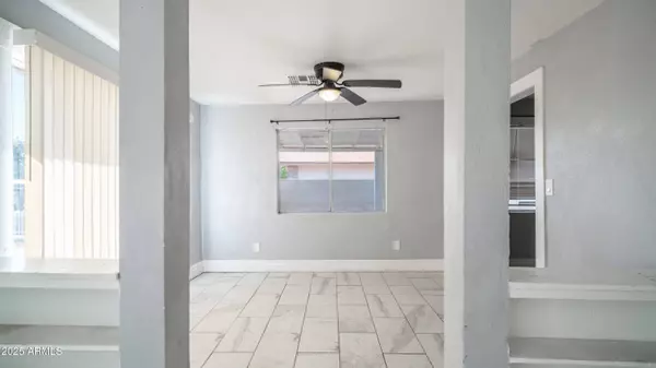 5550 W GARDENIA Avenue, Glendale, AZ 85301