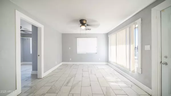 5550 W GARDENIA Avenue, Glendale, AZ 85301