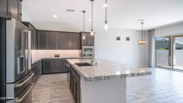 15999 W MONTANA DE ORO Drive, Surprise, AZ 85387