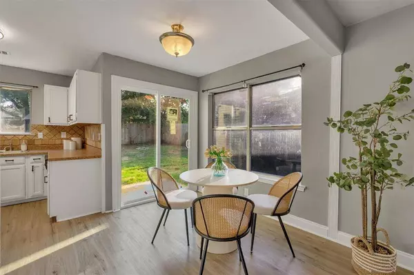 1426 Woodfern Drive, Arlington, TX 76018