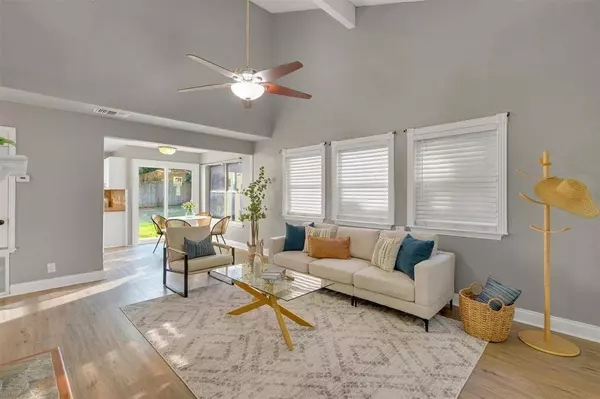 1426 Woodfern Drive, Arlington, TX 76018