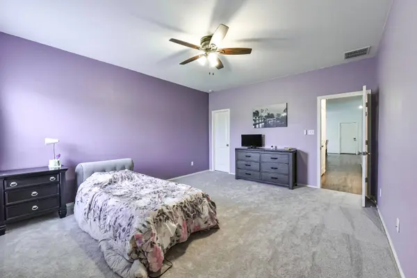 848 Circle Way, Jarrell, TX 76537