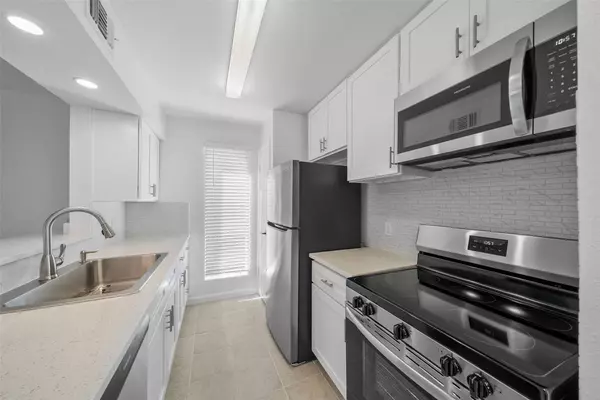 10075 Westpark DR #32, Houston, TX 77042