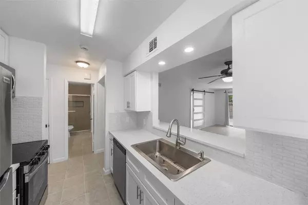 10075 Westpark DR #32, Houston, TX 77042