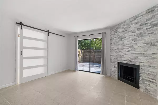 10075 Westpark DR #32, Houston, TX 77042