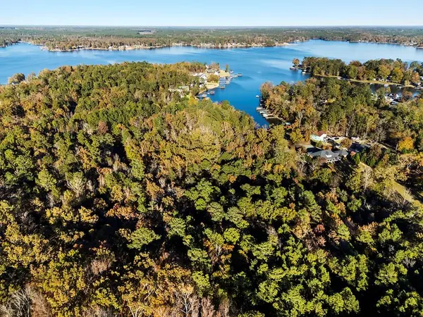 105 Armory Court, Ninety Six, SC 29666