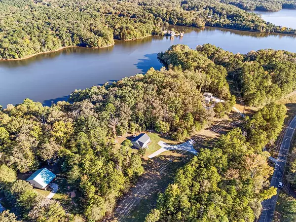 430 Charlies Creek Rd RD, Iva, SC 29655