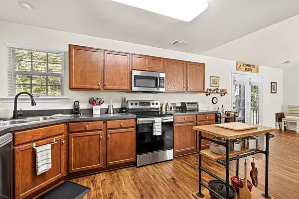 430 Charlies Creek Rd RD, Iva, SC 29655