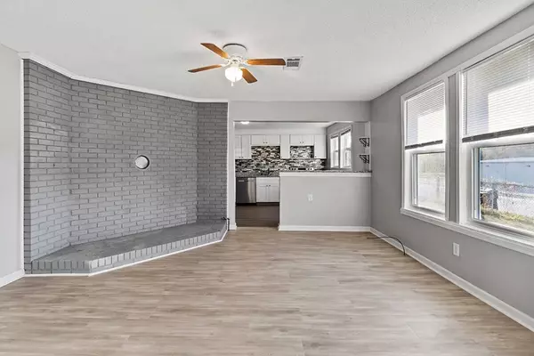 306 East Savannah St, Calhoun Falls, SC 29628