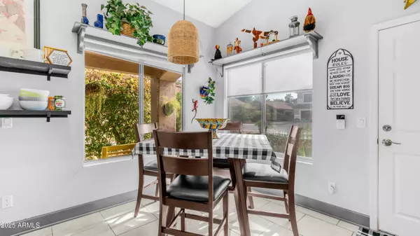 882 E BAYLOR Lane, Gilbert, AZ 85296