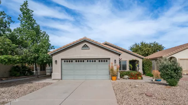 882 E BAYLOR Lane, Gilbert, AZ 85296