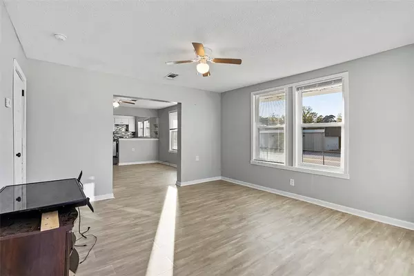 306 E Savannah ST, Calhoun Falls, SC 29628