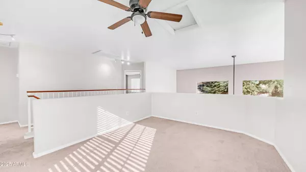 1072 W WINDHAVEN Avenue, Gilbert, AZ 85233