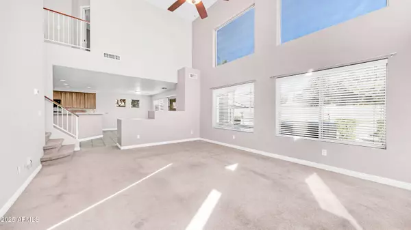 1072 W WINDHAVEN Avenue, Gilbert, AZ 85233