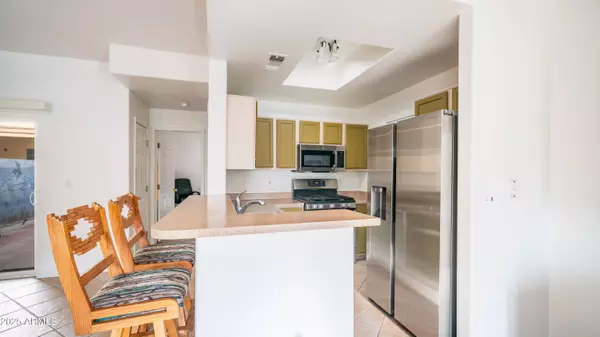 1018 W LIBRA Drive, Tempe, AZ 85283