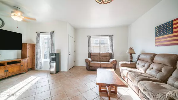 1018 W LIBRA Drive, Tempe, AZ 85283