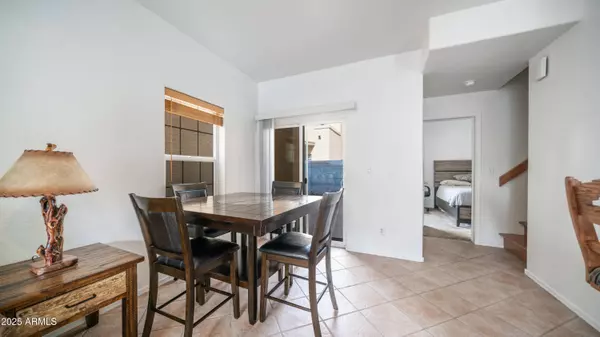 1018 W LIBRA Drive, Tempe, AZ 85283