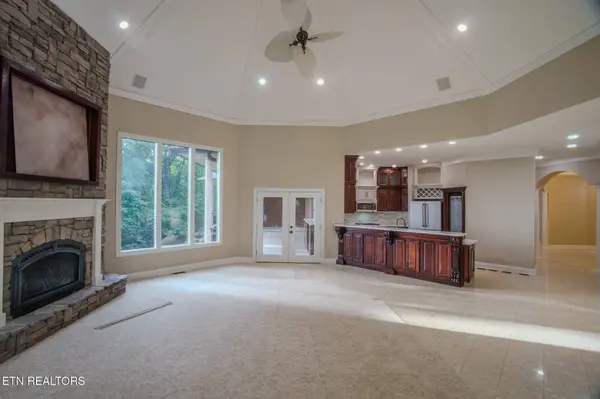 431 Thomas Loop Rd, Sevierville, TN 37876