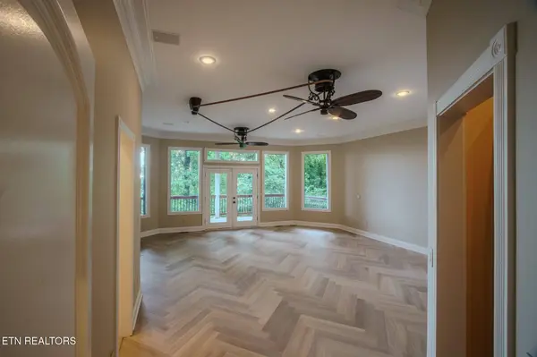 431 Thomas Loop Rd, Sevierville, TN 37876