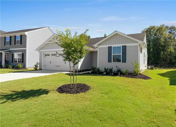 215 Highland Station DR, Clinton, SC 29325