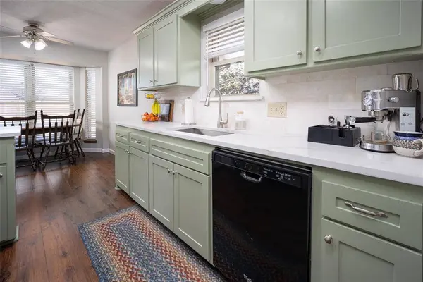 2916 Fairfield DR, Edmond, OK 73012